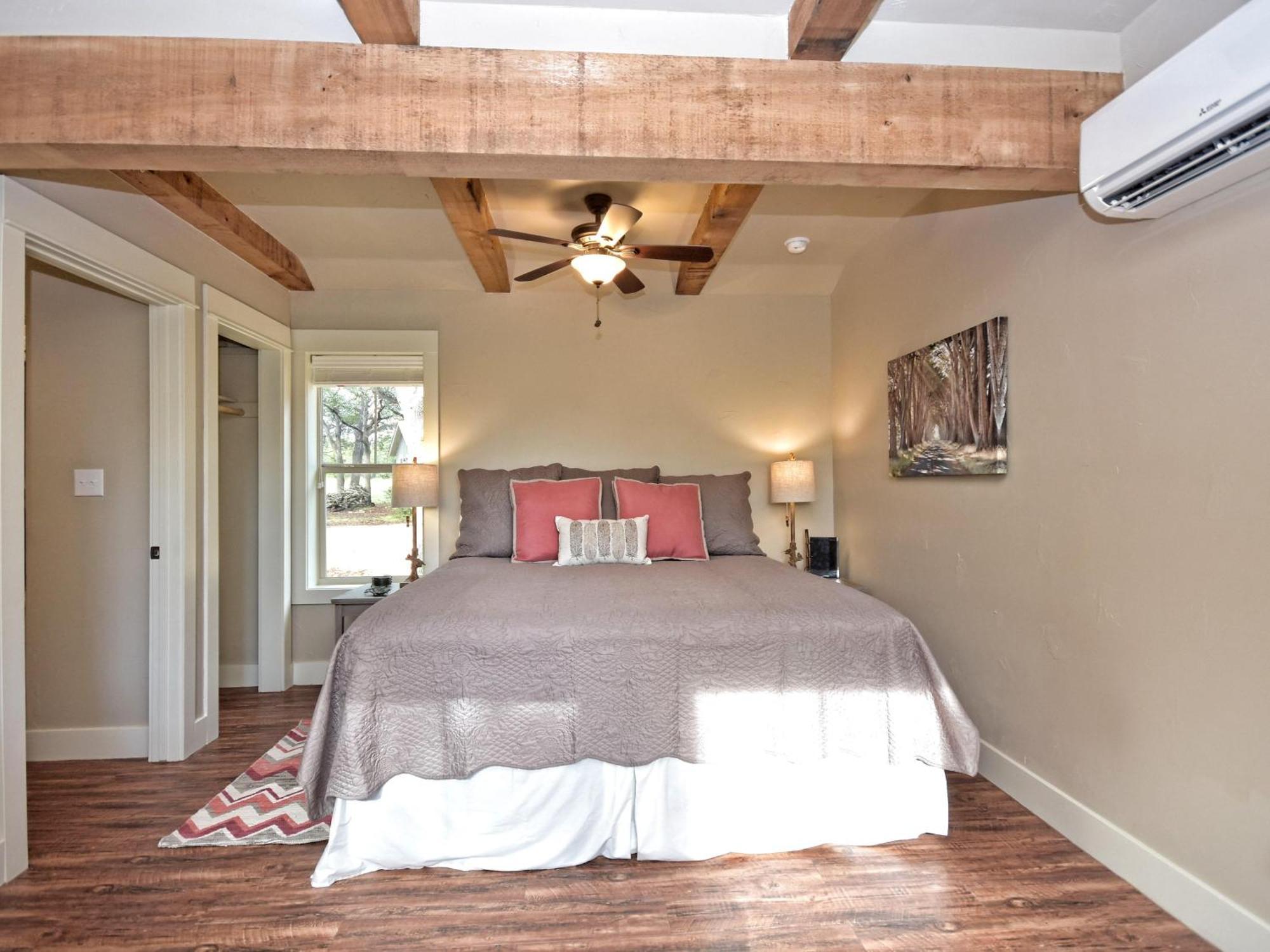 Cabins At Flite Acres - Morning Dove Wimberley Luaran gambar